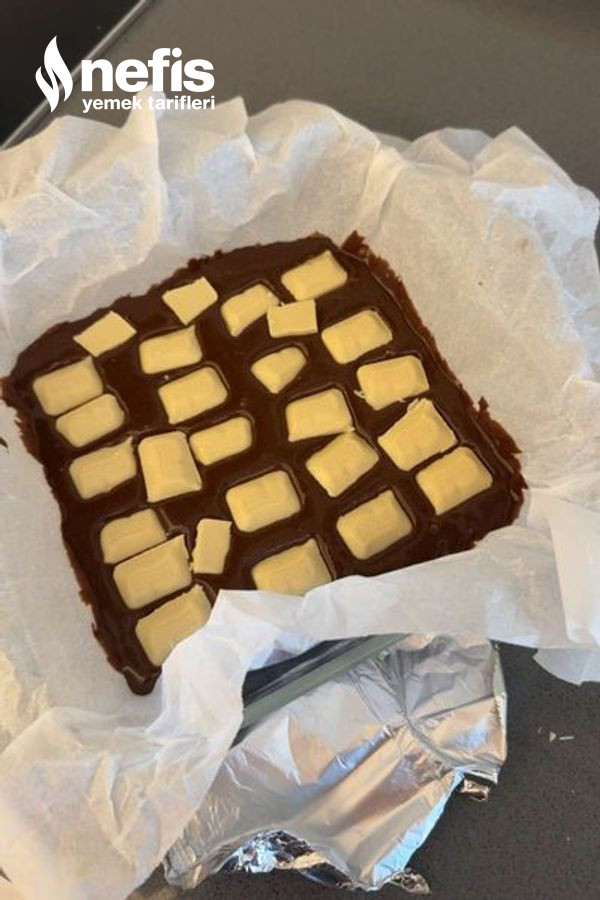 Tam Kıvamında Beyaz Çikolatalı Brownie