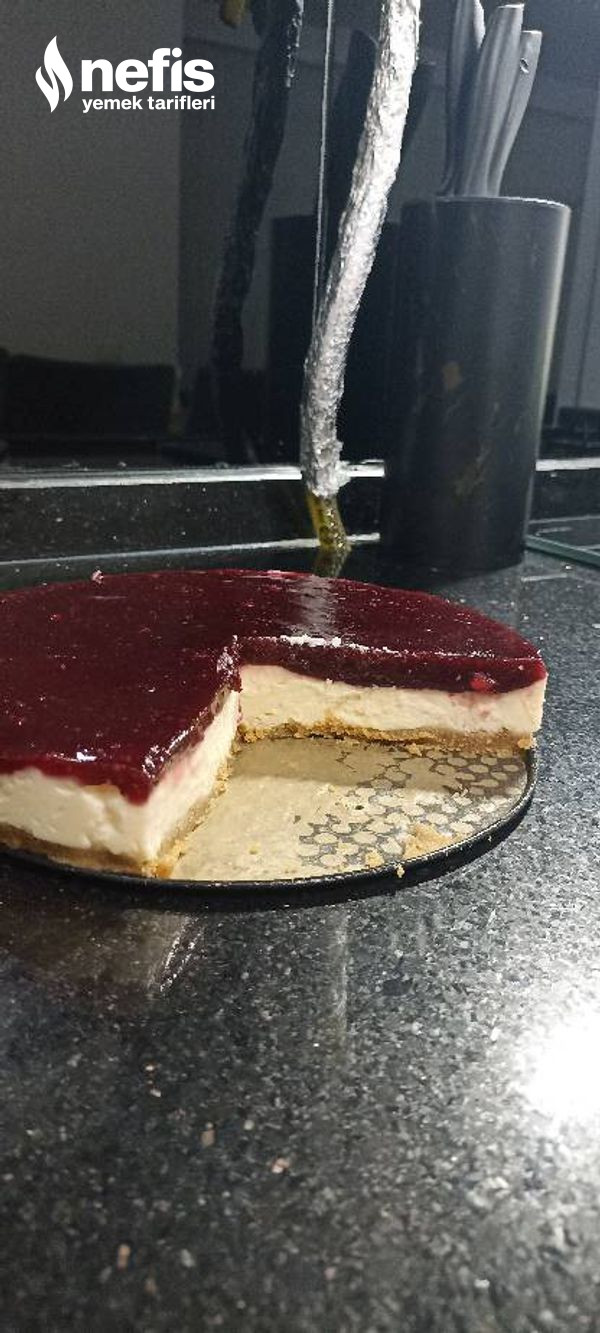 Böğürtlen Soslu Cheesecake (Tadı Enfes)