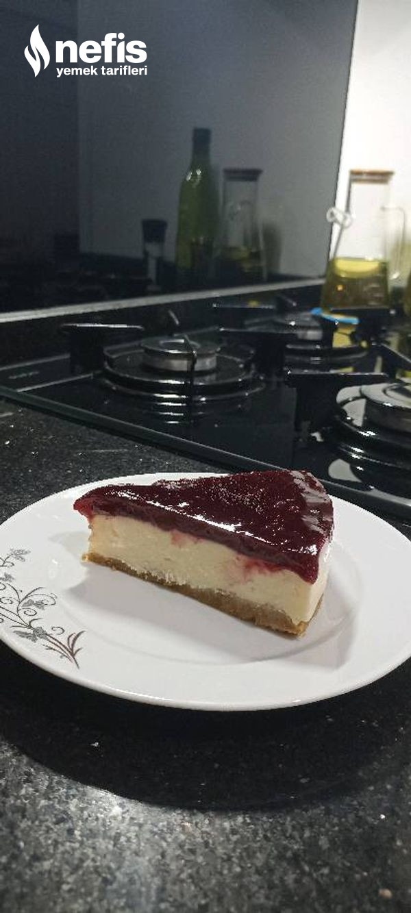 Böğürtlen Soslu Cheesecake (Tadı Enfes)