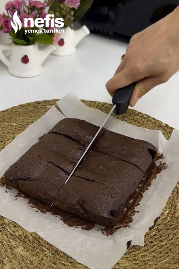 Akışkan Çikolatalı Browni