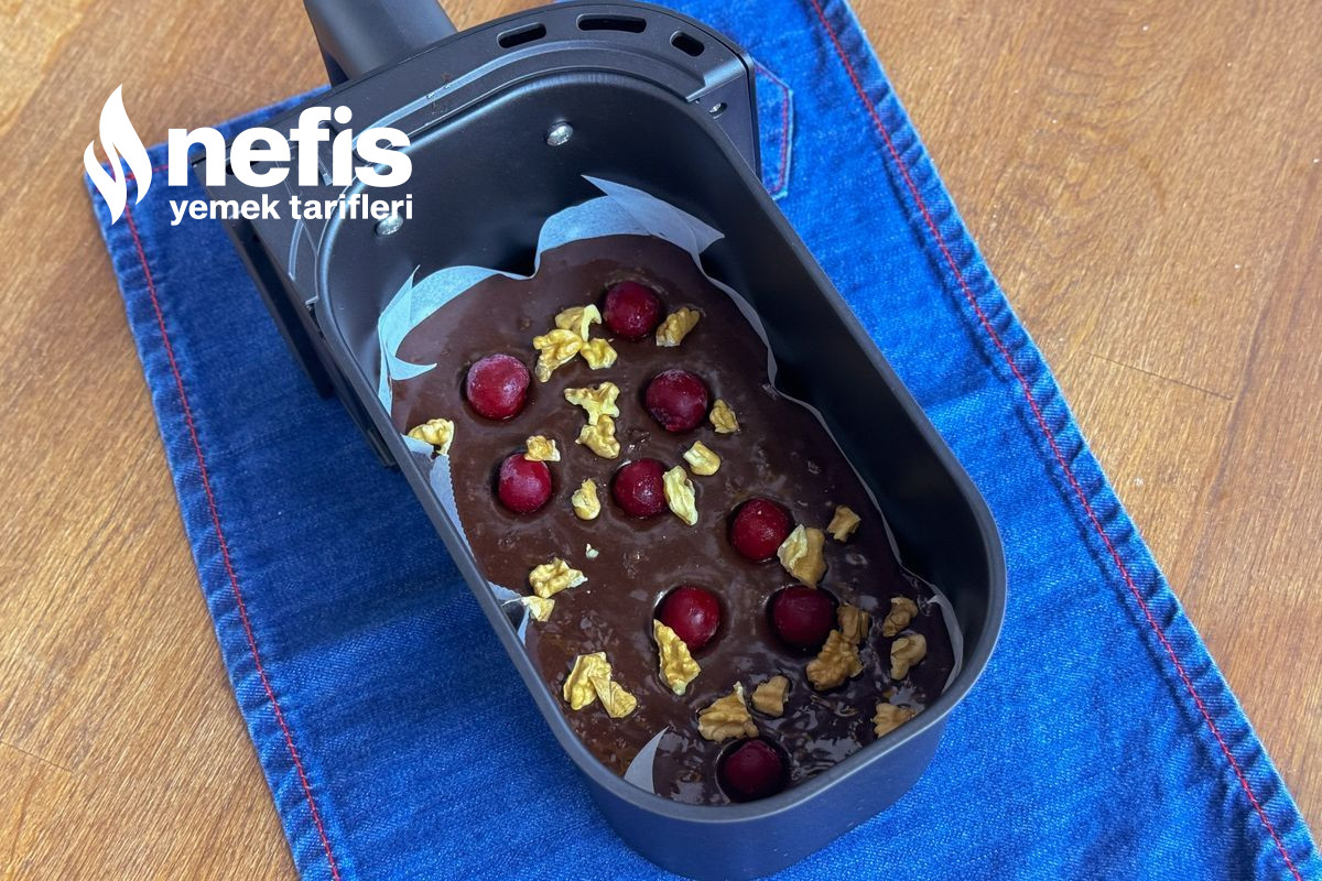 Çift Hazneli Airfryer'da Kaşarlı Patlıcan ve Vişneli Brownie