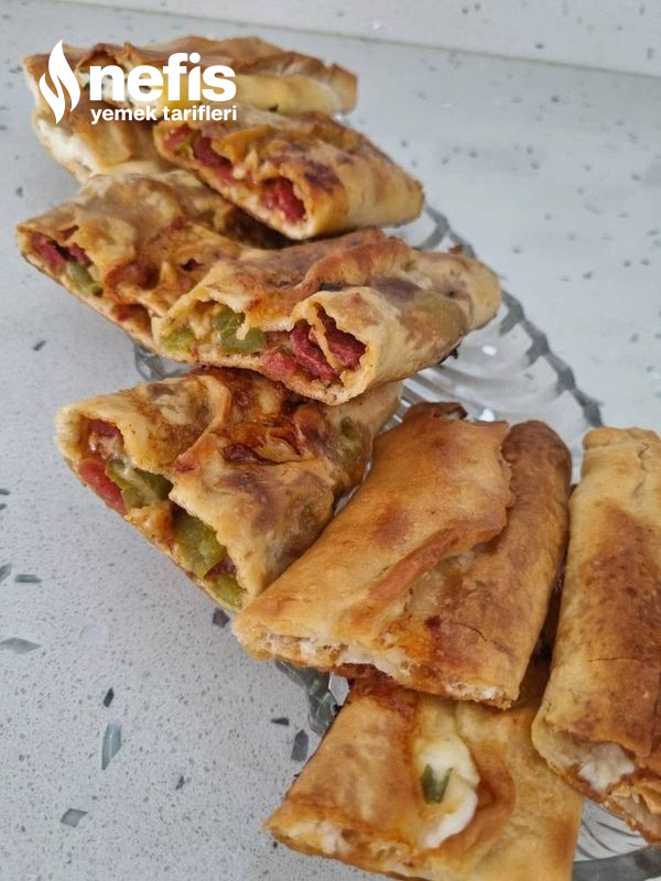 Pazar Kahvaltısına Peynirli Sucuklu Kapalı Kır Pidesi