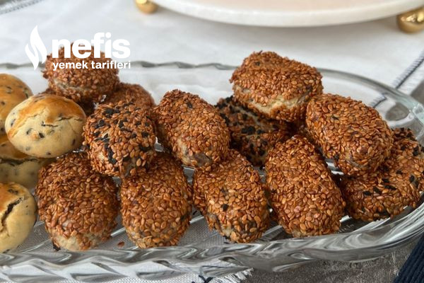 Ağızda Dağılan Tek Lokmalık Tuzlu Kurabiyeler ( Çörek Otlu Ve Zeytin Ezmeli)