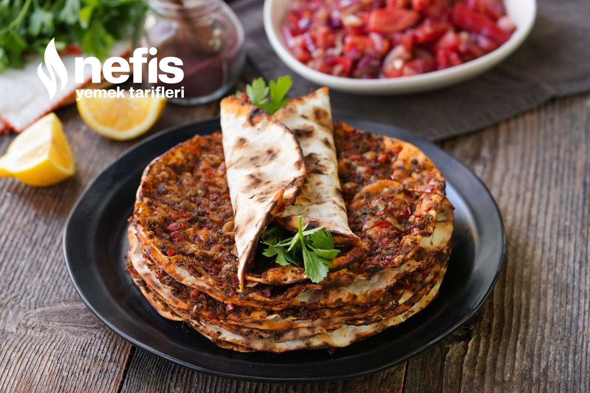 Lahmacun Yanına Arnavut Köy Salatası