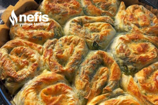 Hazır Yufkadan Ispanaklı Beyaz Peynirli Börek Tarifi