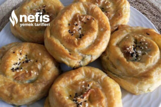 Ispanaklı Peynirli Gül Böreği Tarifi