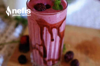 Böğürtlenli Milkshake (Videolu) Tarifi