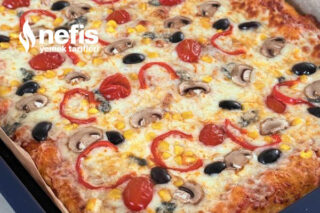 Tam Ölçülü Tepside Kolay Pizza (Muhteşem Lezzetliyle ) Tarifi