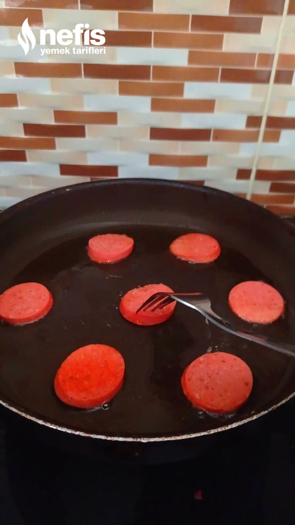 sucuklu-yumurta-kahvaltilarin-vazgecilmezi-1.jpg