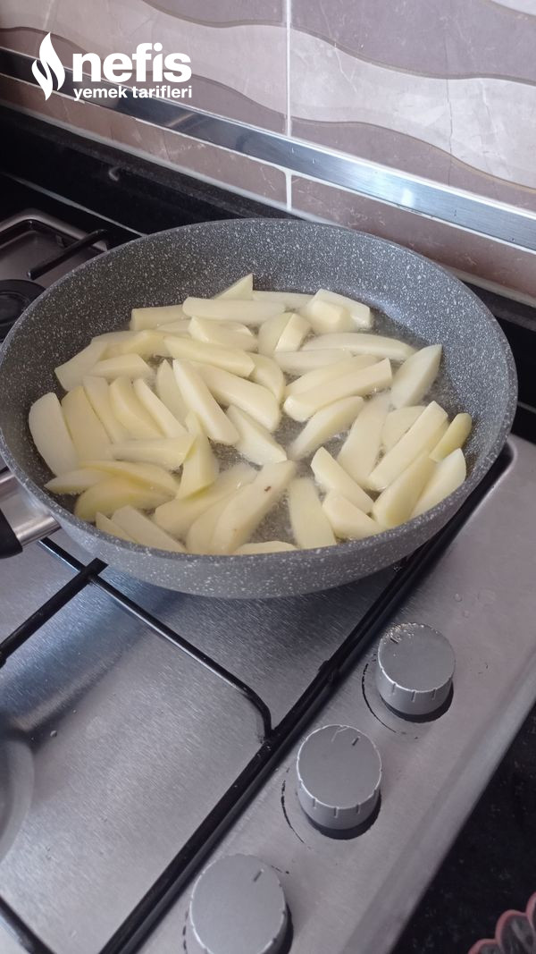 patates-kizartmali-tavuk-tek-tavada-1.jpg