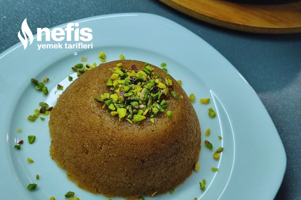 Bu Kıvam Tesadüf Değil! Tam Kıvamlı Unlu İrmik Helvası Tarifi Nasıl Yapılır? (Videolu)