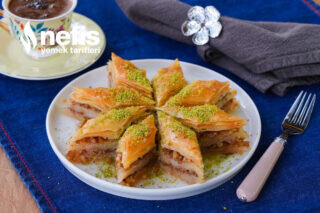 Tam Kıvamında Baklava Şerbeti Nasıl Yapılır, Dökülür?