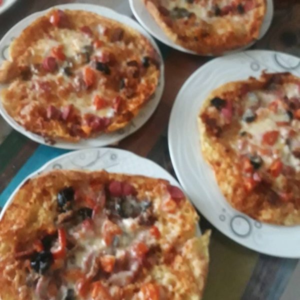 Bazlamadan Pratik Pizza Nefis Yemek Tarifleri 2627419