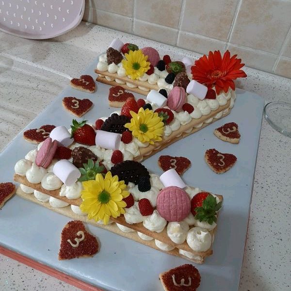 Çok Lezzetli Harf Pasta (Letter Cake) Nefis Yemek Tarifleri