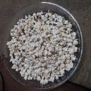 Et Bulyonlu Popcorn (Patlamış Mısır) nyt-up-750101_145e14d43cdd280223923197