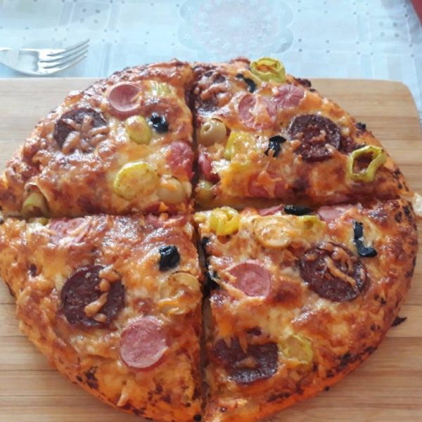 2 Kişilik Ev Yapımı Pizza Tarifi Nefis Yemek Tarifleri