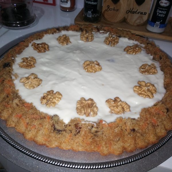 Tart Kalıbında Muhallebili Havuçlu Kek Nefis Yemek Tarifleri