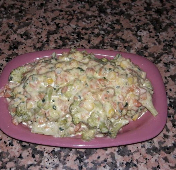 Yoğurtlu Brokoli Salatası (Videolu) Nefis Yemek Tarifleri